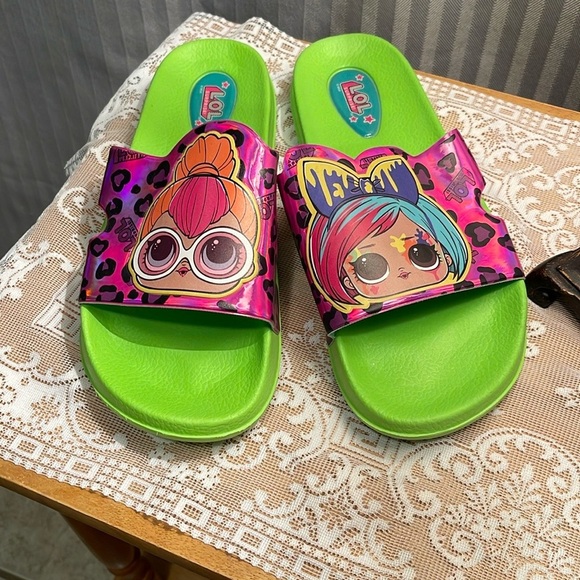 NWOT L.O.L. Surprise! Green Water Shoes Vibrant and Playful - Picture 1 of 6
